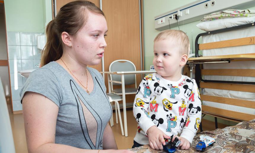 Кирилл с мамой Мариной уже полгода живут в больнице.